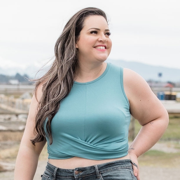 🌻2 for $20 |  Zenana Knotted Crop Tank Top - Picture 1 of 15